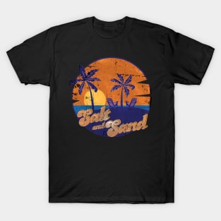 Vintage Palmtrees Vacation Travel Sea Retro Design T-Shirt